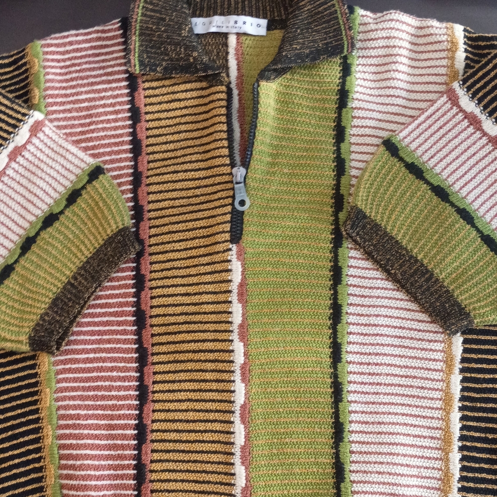 Chic Multi Colored Italian Knit Short Sleeve Sweater. Men's LG. Like NEW